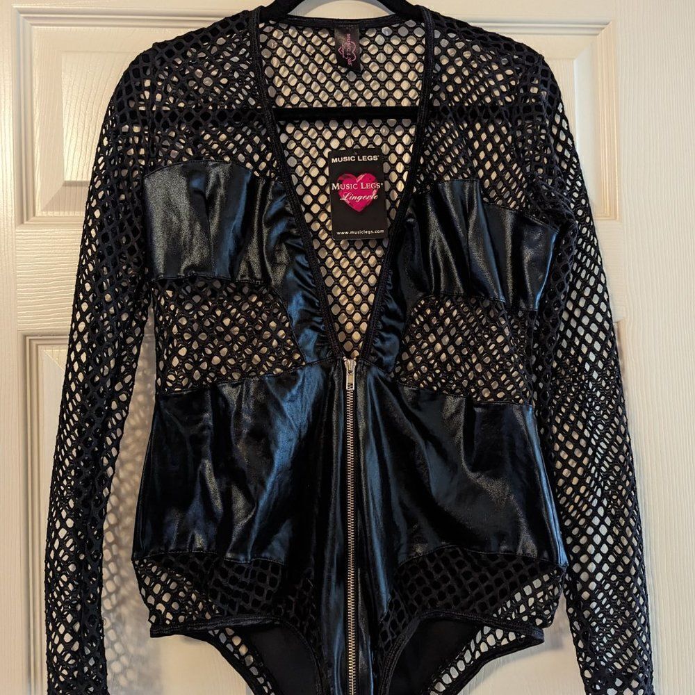MUSIC LEGS Fishnet WET-LOOK V SHAPE TEDDY Zipper Long Sleeve Sexy Halloween NWT
